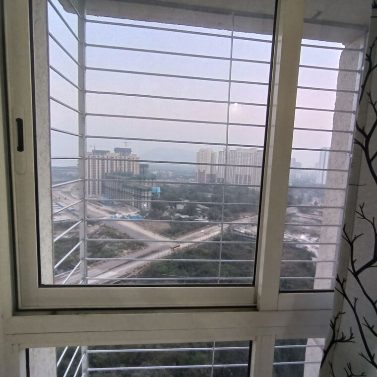 Balcony, lodha-amara 2 Bedroom 950 Sq.Ft. Apartment In Kolshet Road Thane 10536060