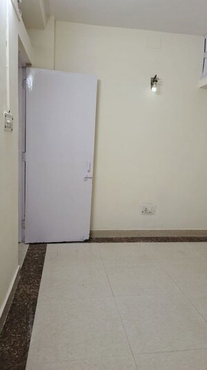 Room in 2 BHK Builder Floor at Malviya Nagar – for Rent