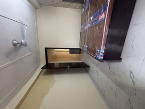Furnished Amenities in 1 BHK Builder Floor at Paryavaran Complex – for Rent