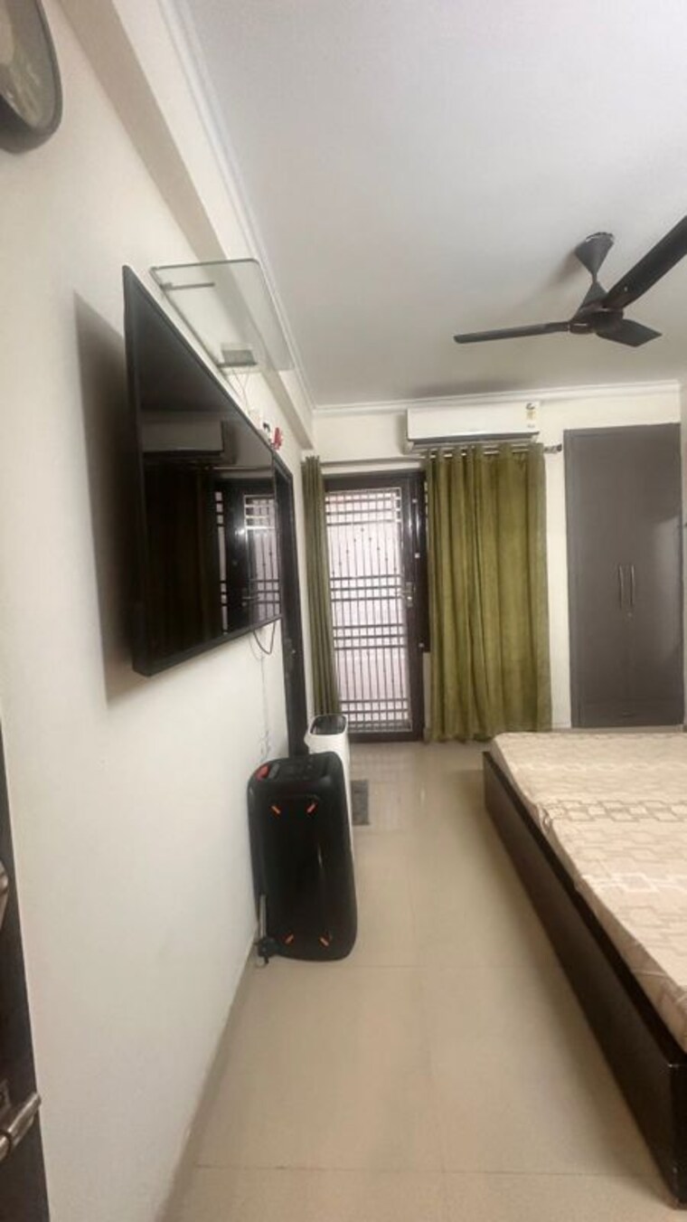 Room, raj nagar extension 2.5 Bedroom 1280 Sq.Ft. Apartment In Raj Nagar Extension Ghaziabad 10536056