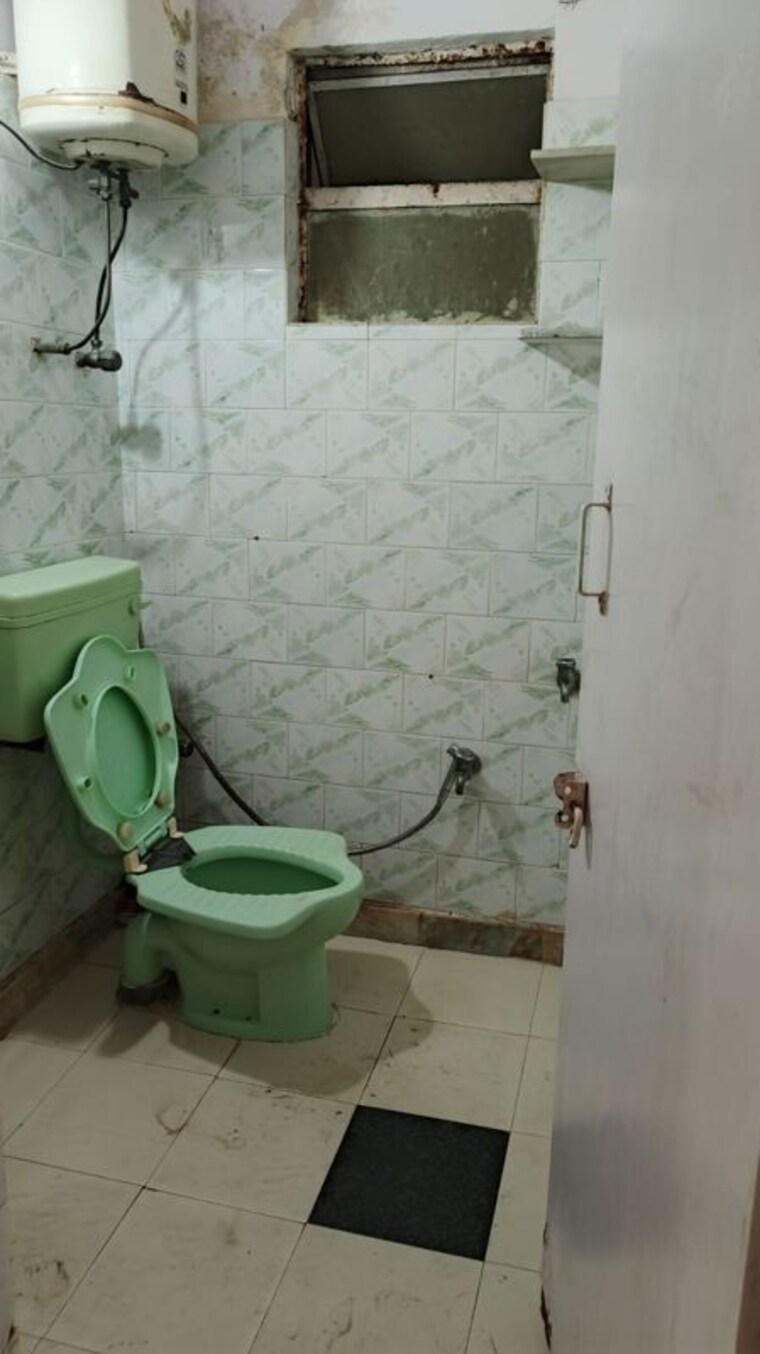 Bathroom, panchsheel vihar 2 Bedroom 1000 Sq.Ft. Builder Floor In Panchsheel Vihar Delhi 10536080