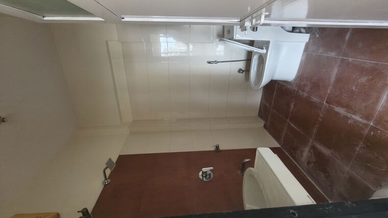 Bathroom, awesome-heights 2 Bedroom 800 Sq.Ft. Apartment In Andheri East Mumbai 10536093