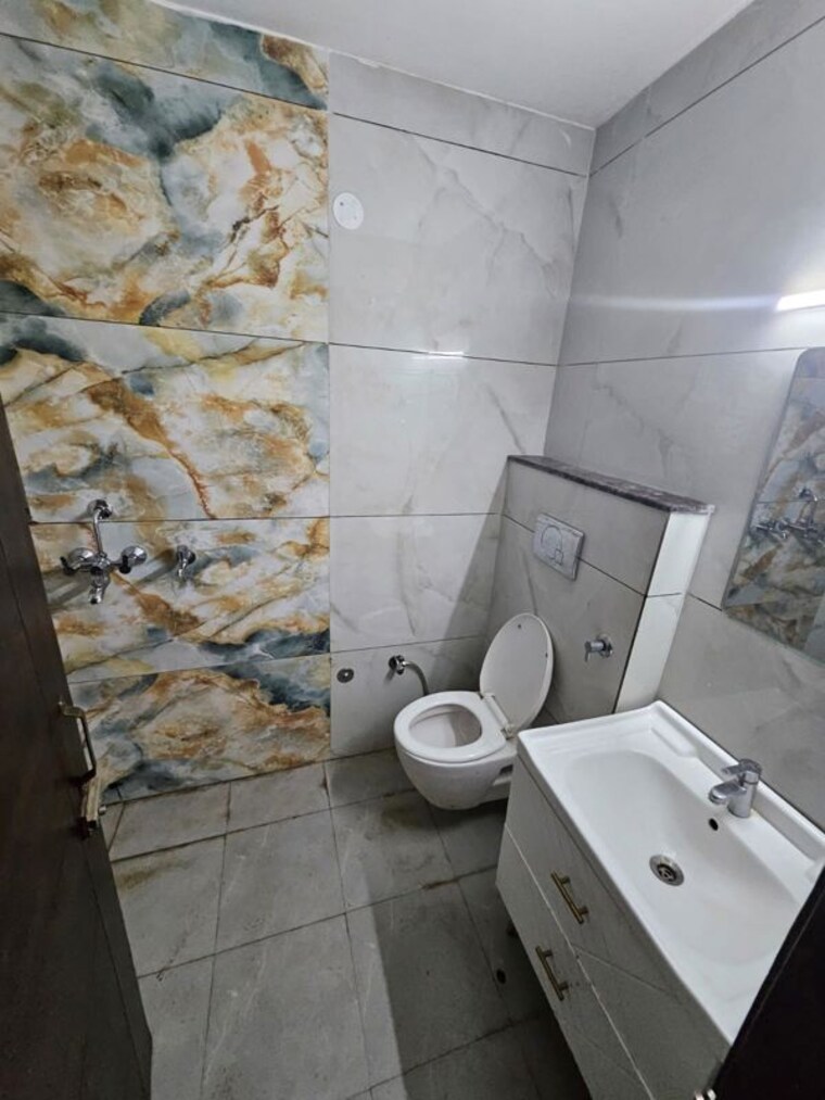 Bathroom, aerocity 2 Bedroom 1150 Sq.Ft. Builder Floor In Aerocity Mohali 10536103