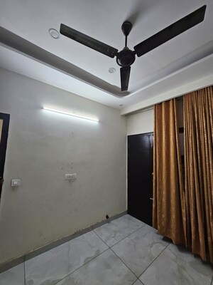 Room in 2 BHK Builder Floor at Aerocity – for Rent