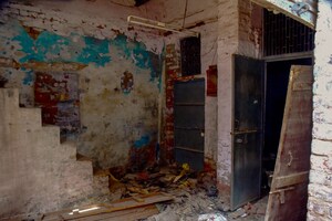 Room in  Independent House at Rakabganj – for Sale