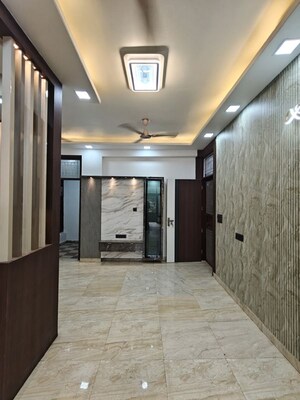 Building Lobby in 3 BHK Builder Floor at Indrapuram – for Sale