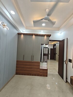 Room in 3 BHK Builder Floor at Indrapuram – for Sale