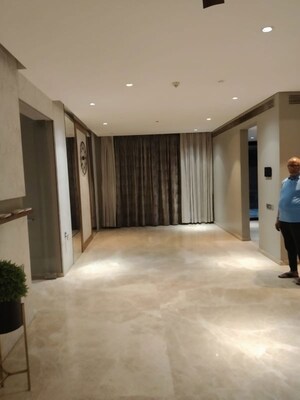 Room in 5 BHK Apartment at Lunkad Sky Belvedere, Viman Nagar – for Sale