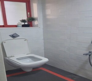 Bathroom in 1.5 BHK Apartment at Dadar East – for Rent