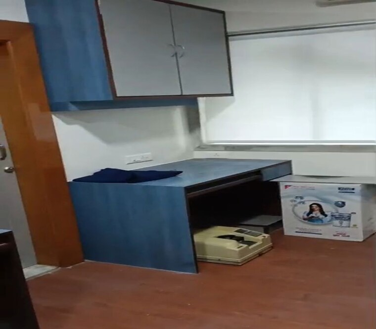 Other, dadar east Commercial Office Space 1000 Sq.Ft. In Dadar East Mumbai 10536155