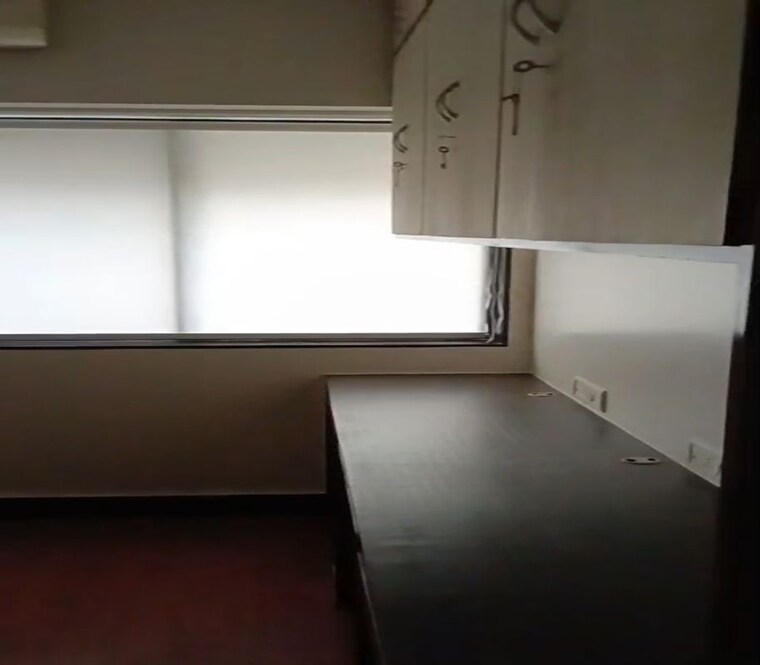 Team Area, dadar east Commercial Office Space 1000 Sq.Ft. In Dadar East Mumbai 10536155