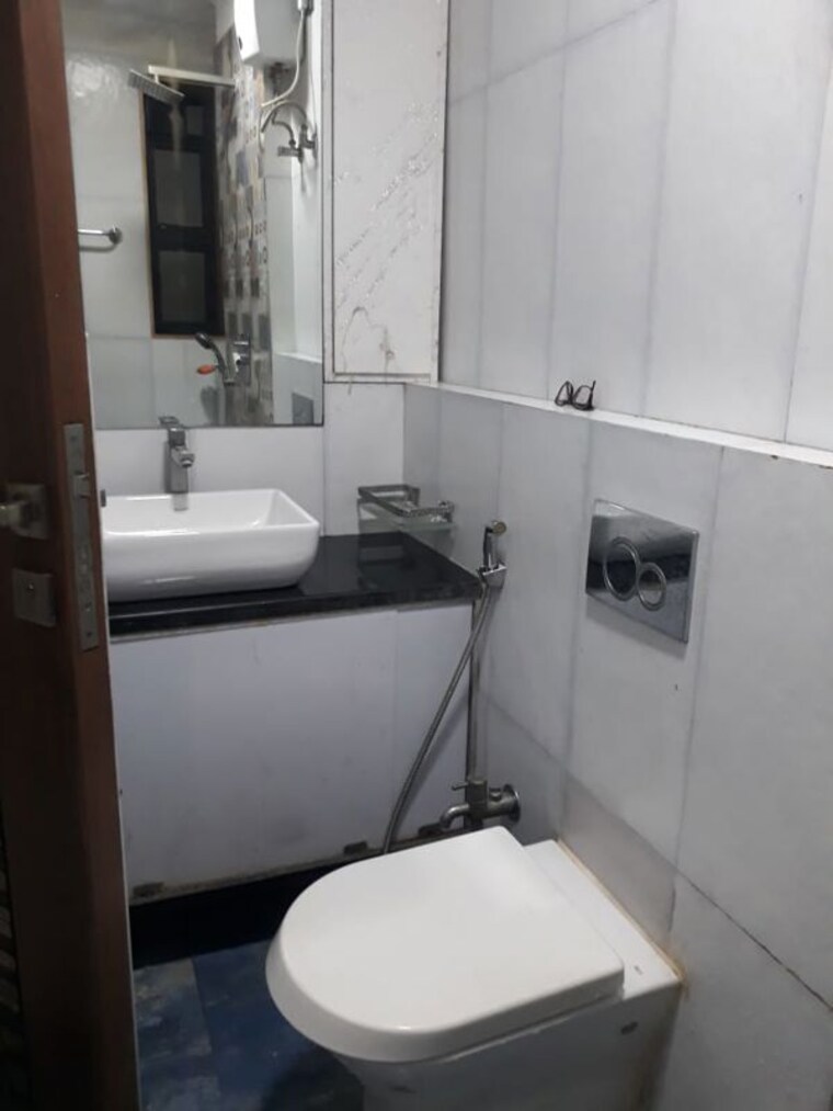 Bathroom, blue-bell-chembur 2 Bedroom 720 Sq.Ft. Apartment In Chembur Mumbai 10536156