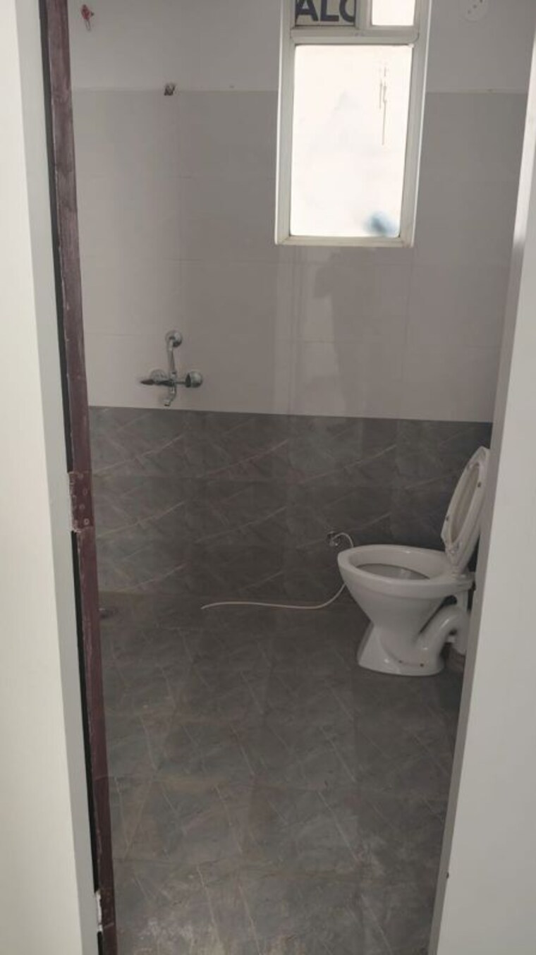 Bathroom, aashish-aamor 2 Bedroom 700 Sq.Ft. Apartment In Mansarovar Jaipur 10535868