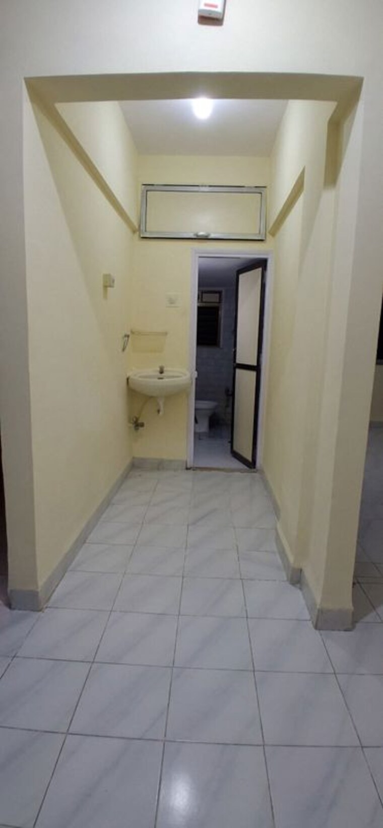 Bathroom, thakur-village 2 Bedroom 650 Sq.Ft. Apartment In Kandivali East Mumbai 10536106