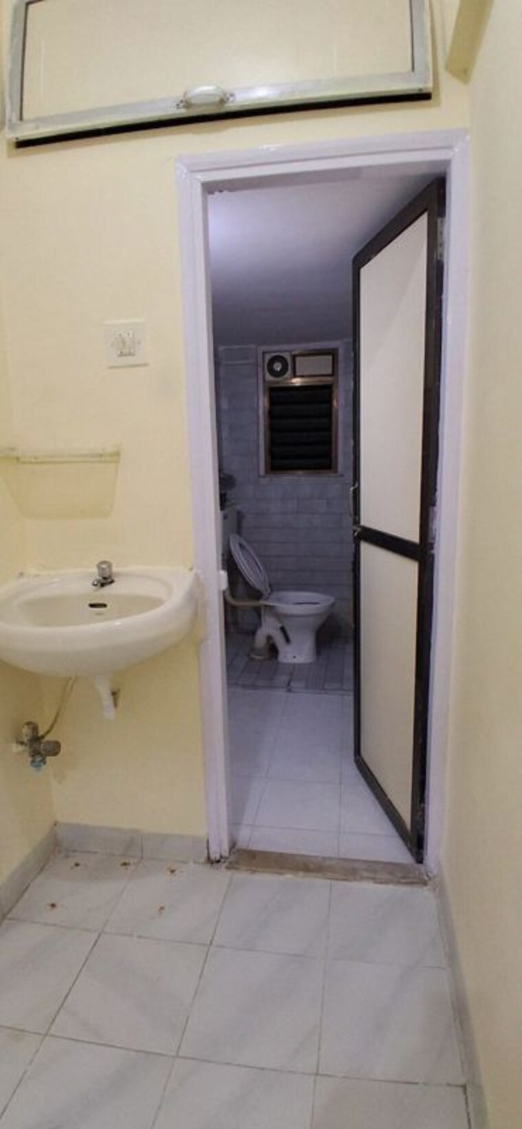 Bathroom, thakur-village 2 Bedroom 650 Sq.Ft. Apartment In Kandivali East Mumbai 10536106