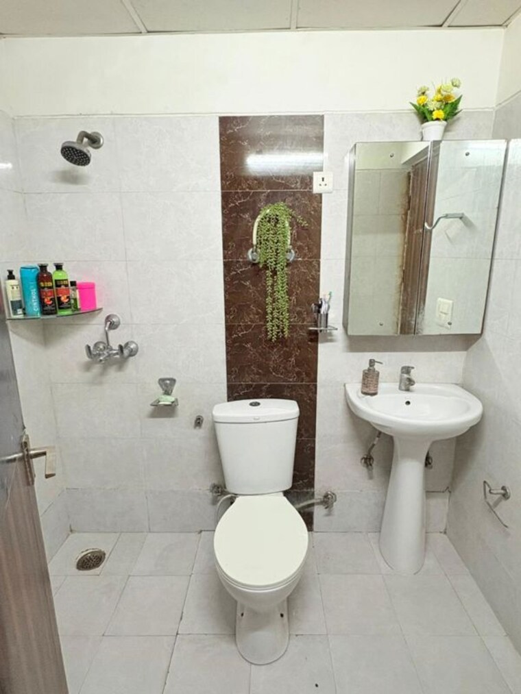 Bathroom, migsun-vilaasa 3.5 Bedroom 1375 Sq.Ft. Apartment In Eta Ii Greater Noida Greater Noida 10536174