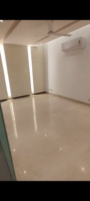Room in 4 BHK Builder Floor at East Of Kailash – for Rent