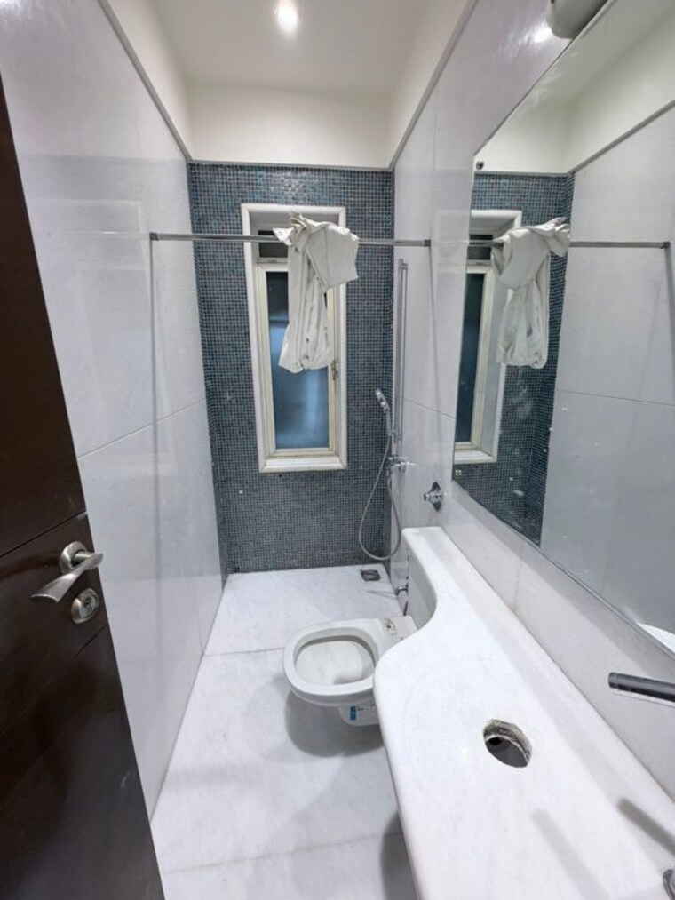 Bathroom, odina-apartments 4 Bedroom 3000 Sq.Ft. Apartment In Santacruz West Mumbai 10536179