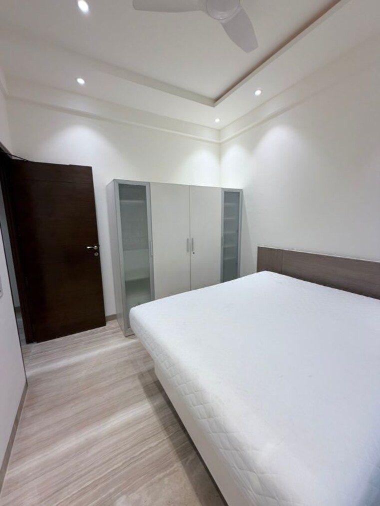 Room, odina-apartments 4 Bedroom 3000 Sq.Ft. Apartment In Santacruz West Mumbai 10536179