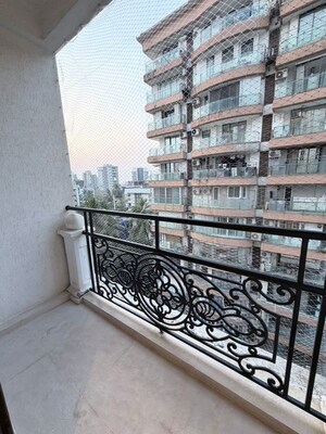 Balcony in 4 BHK Apartment at Odina Apartments, Santacruz West – for Rent