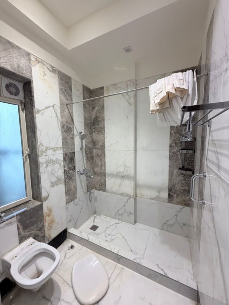 Bathroom, odina-apartments 4 Bedroom 3000 Sq.Ft. Apartment In Santacruz West Mumbai 10536179