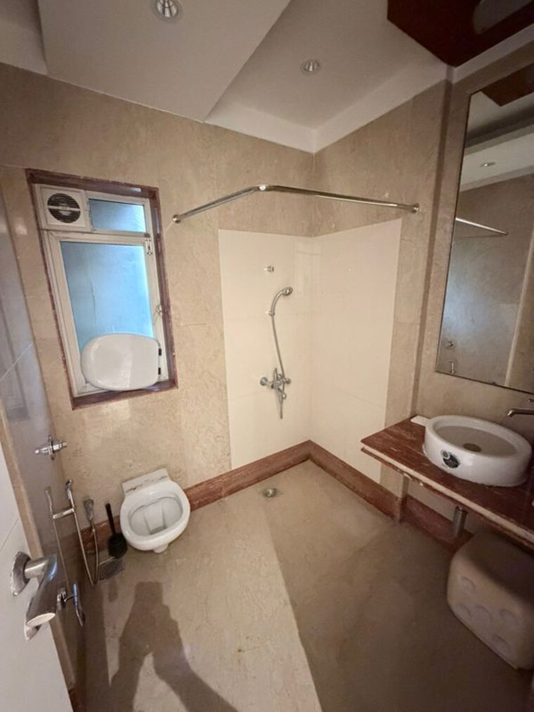 Bathroom, odina-apartments 4 Bedroom 3000 Sq.Ft. Apartment In Santacruz West Mumbai 10536179