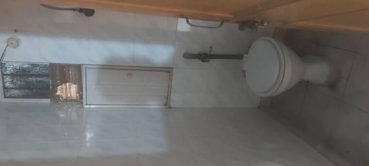 Bathroom, ip extension 2 Bedroom 950 Sq.Ft. Apartment In Ip Extension Delhi 10536170