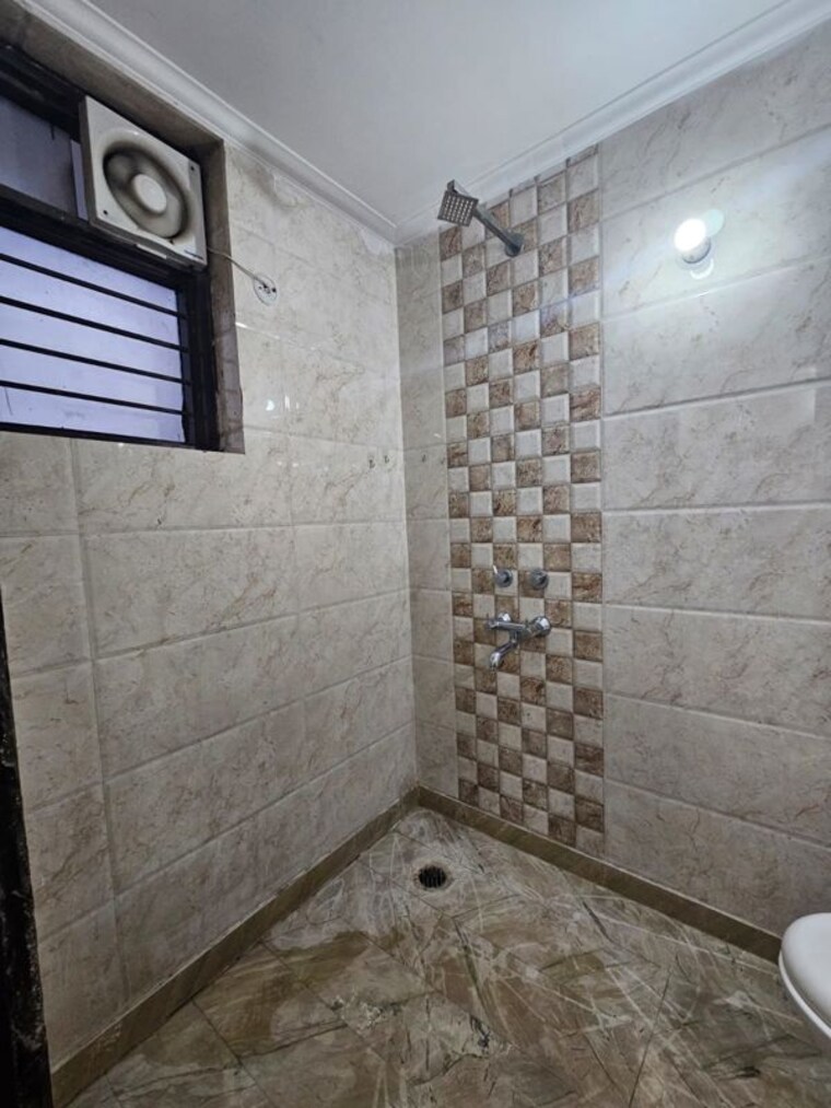 Bathroom, sector 46 2 Bedroom 1000 Sq.Ft. Builder Floor In Sector 46 Gurgaon 10536197