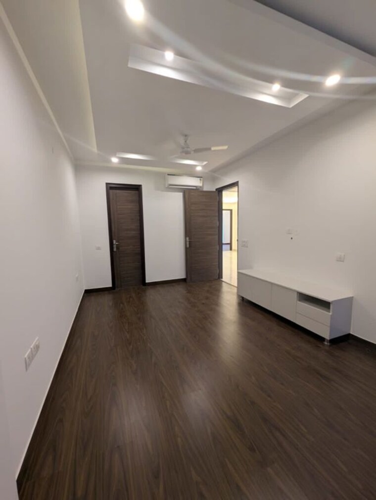 Room, dlf phase ii 3 Bedroom 1900 Sq.Ft. Builder Floor In Dlf Phase ii Gurgaon 10536212
