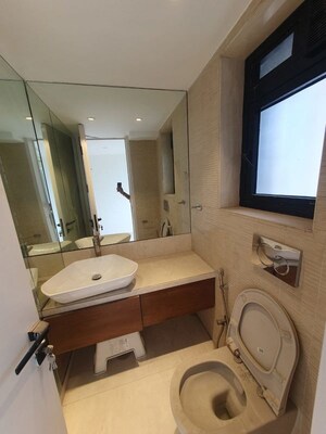 Bathroom in 4 BHK Apartment at Pali Hill – for Rent
