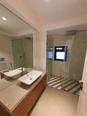 Bathroom in 4 BHK Apartment at Pali Hill – for Rent