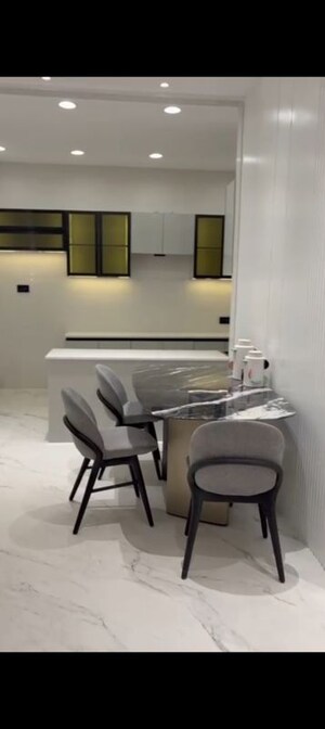 Team Area in 3 BHK Apartment at Andheri West – for Sale