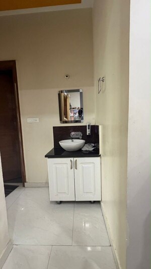   Pg at Ansal Golf Links 1 – for Rent