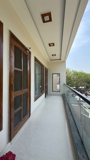 Balcony in  Pg at Ansal Golf Links 1 – for Rent