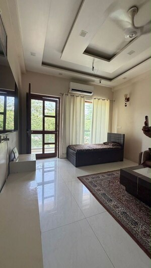 Room in  Pg at Ansal Golf Links 1 – for Rent