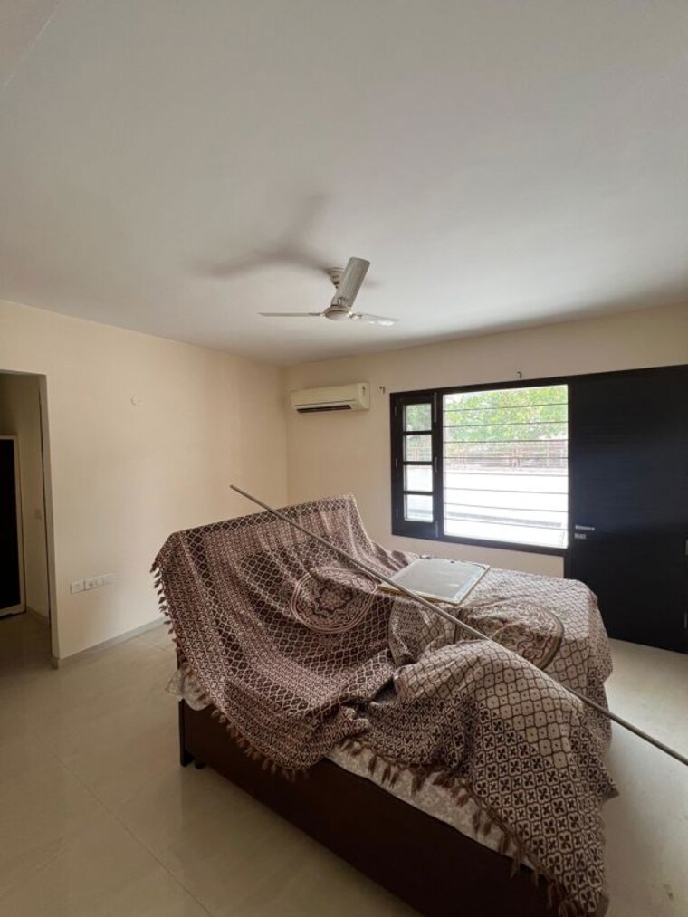 Bedroom, sector 21 3 Bedroom 4500 Sq.Ft. Builder Floor In Sector 21 Chandigarh 10536232