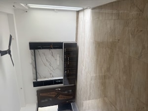 Room in 3.5 BHK Apartment at Rise Organic Homes, Mahurali – for Rent
