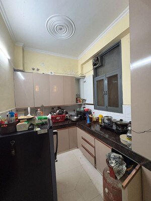 Kitchen in 2 BHK Builder Floor at Sector 46 – for Rent