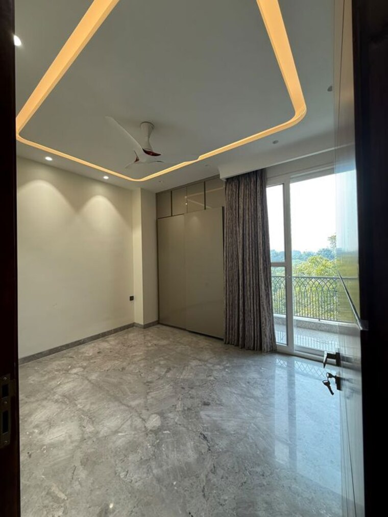 Room, sarvodaya enclave 3 Bedroom 200 Sq.Yd. Builder Floor In Sarvodaya Enclave Delhi 10536286