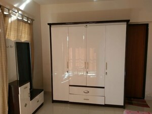 Room in 2 BHK Apartment at Malpani Greens, Wakad – for Rent