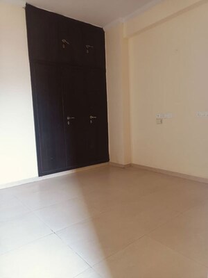 Room in 3 BHK Apartment at Apex Athena, Sector 75 – for Rent