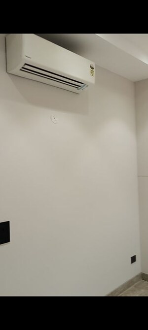 Room in 3 BHK Builder Floor at Chittaranjan Park – for Sale
