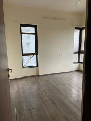 Room in 2 BHK Apartment at The Wadhwa Atmosphere, Mulund West – for Sale