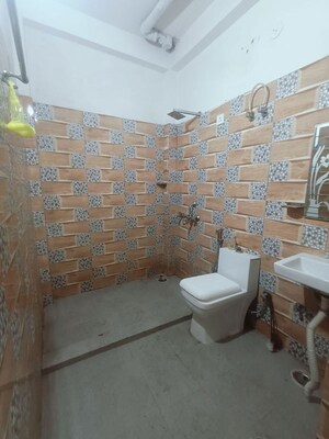 Bathroom in 2 BHK Builder Floor at Balaji Apartments Palam Vihar, Palam Vihar Extension – for Rent