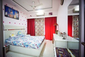 Bedroom in 3 BHK Apartment at Motera – for Sale