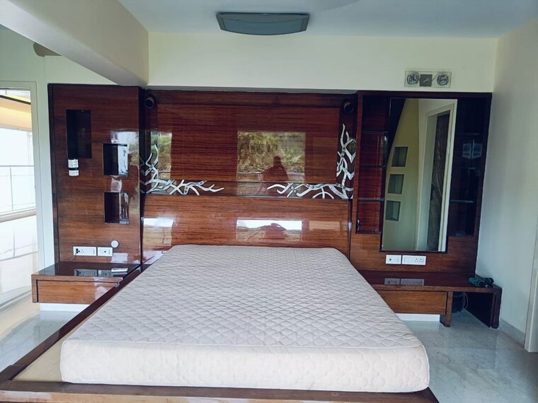 Living Room, vijay-golden-peak 3 Bedroom 2400 Sq.Ft. Apartment In Khar West Mumbai 10536394