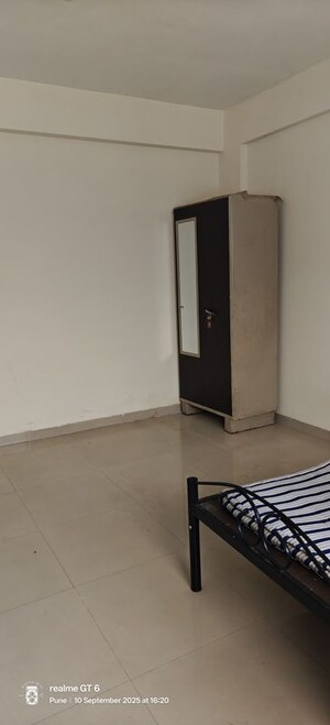 Room in 3 BHK Apartment at Goel Ganga Carnation, Koregaon Park – for Rent