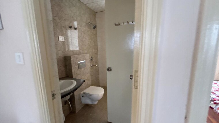 Bathroom, antriksh-golf-view 3 Bedroom 1750 Sq.Ft. Apartment In Sector 78 Noida 10536384