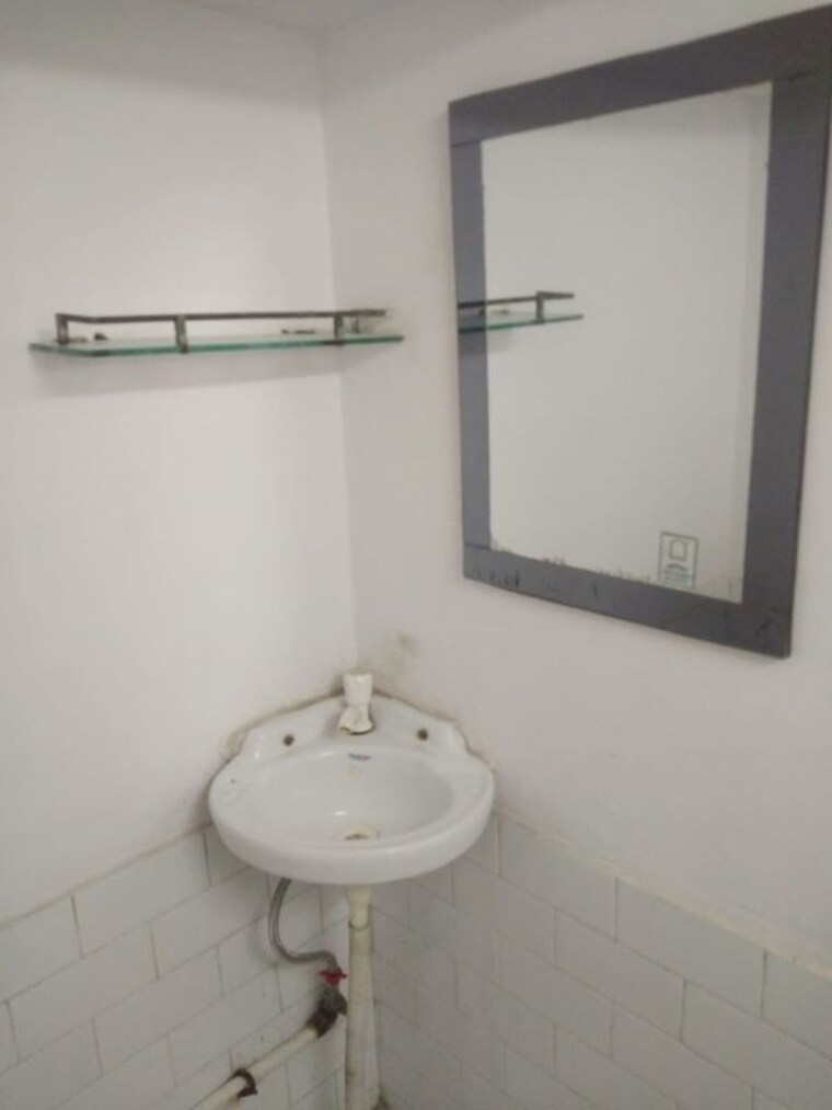 Bathroom, rwa-apartments-sector-29 1 RK 550 Sq.Ft. Apartment In Sector 29 Noida 10536399