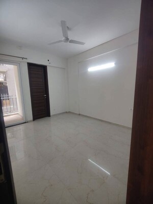 Room in 3.5 BHK Apartment at M3M Soulitude, Sector 89 – for Sale